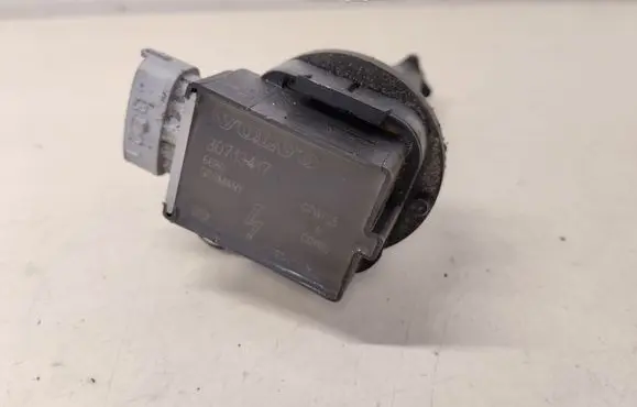 Volvo C30 High voltage ignition coil 30713417 1220703027 0221604010