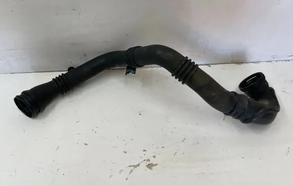Opel Zafira C Intercooler hose/pipe 13310447 31561691
