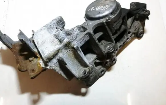 Nissan X-Trail T31 Engine mounting bracket 11220jd700