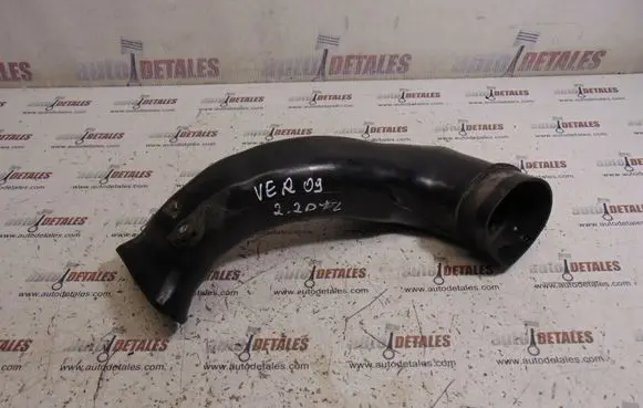 Toyota Corolla Verso AR10 Air intake hose/pipe 17751-0R010