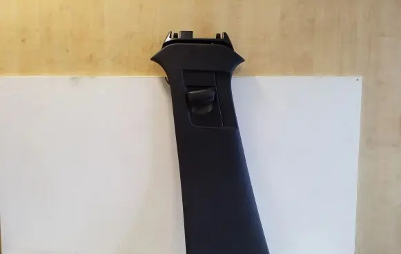 Volvo XC40 (B) pillar trim (top) 31457491 31479714