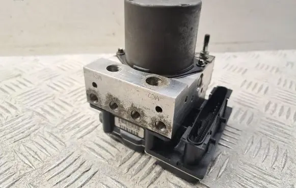 Toyota Corolla Verso AR10 ABS Pump 1705060908 440500F030 0265950412