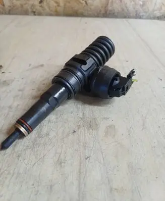 Seat Leon (1P) Fuel injector 038130073AG