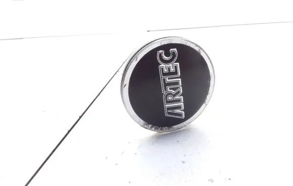 Volkswagen Golf IV Non-original wheel cap 