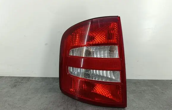 Skoda Fabia Mk1 (6Y) Rear/tail lights 6Y9945095B