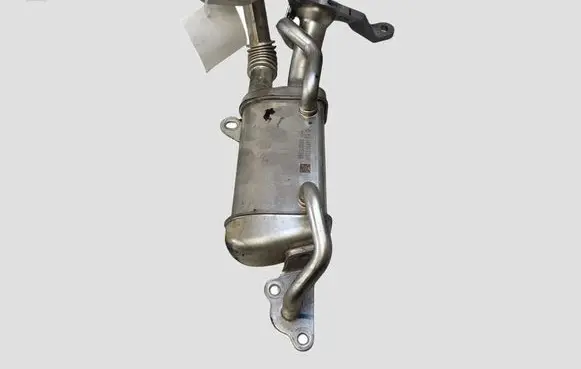 Mercedes-Benz A W176 EGR valve cooler 147357324R 60891594B
