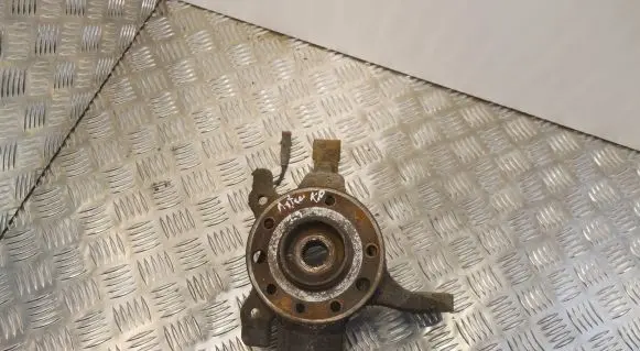 Opel Astra H Front wheel hub 1617429 13990001