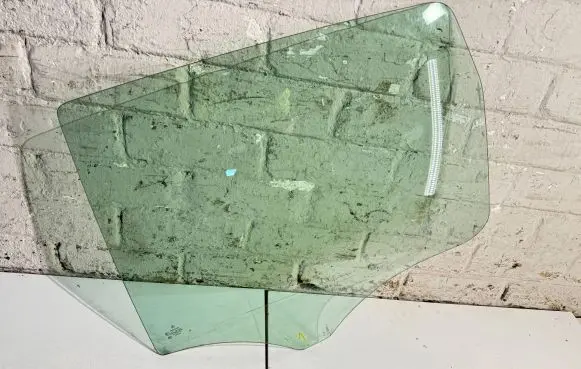 Mercedes-Benz A W169 Rear windscreen/windshield window 43R001583 E000200 AS2M3232DOT682