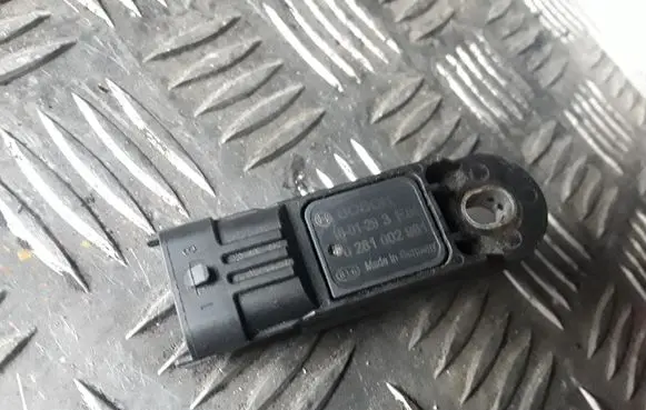 Nissan X-Trail T31 Air pressure sensor 0281002961