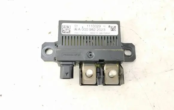 Mercedes-Benz C W204 Battery control module 0009822023 A0009822023
