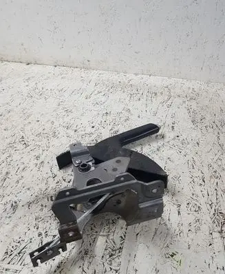 Nissan Qashqai Hand brake release handle 