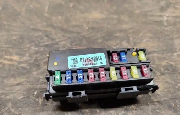 Hyundai i40 Fuse module 919513X140