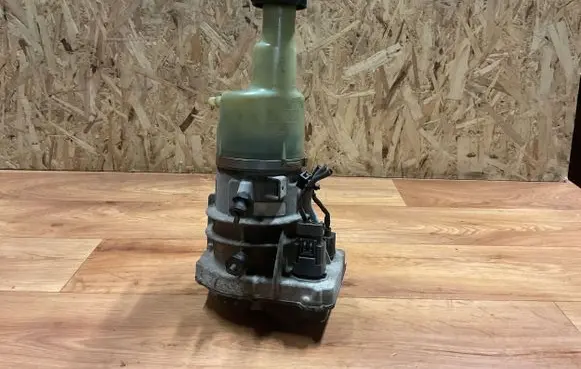 Ford Mondeo MK IV Power steering pump 3K514C6S4B
