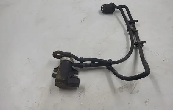 Volkswagen Golf V Turbo solenoid valve 1J0906627