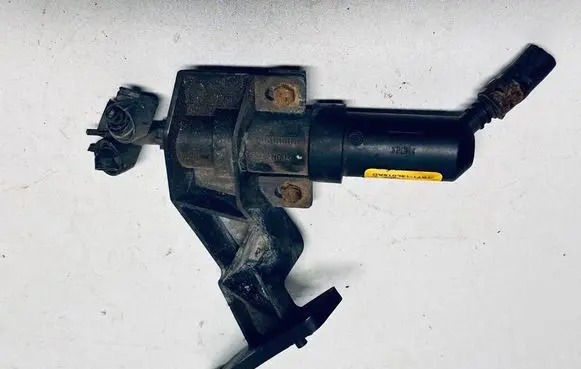 Ford Mondeo Mk III Headlight washer spray nozzle 1307030163 1S7113L015AD 180902