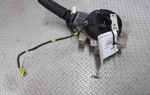 Nissan X-Trail T30 Wiper turn signal indicator stalk/switch 255608H907