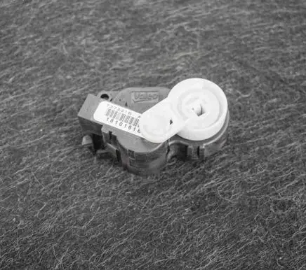 Renault Kadjar Air flap motor/actuator T372218A1810161B
