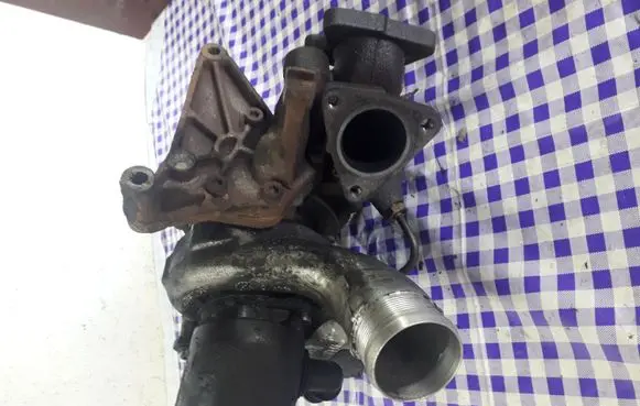 Audi A4 S4 B7 8E 8H Turbo 639410152810 059145725J