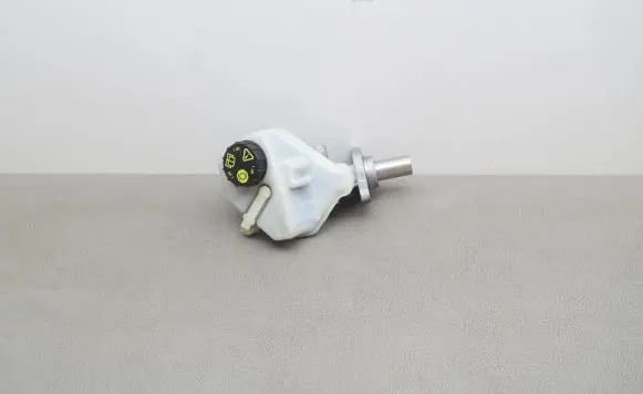 Master brake cylinder