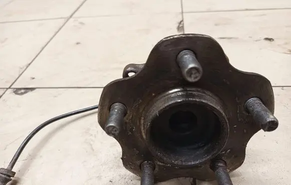 Nissan Qashqai Rear wheel bearing hub 