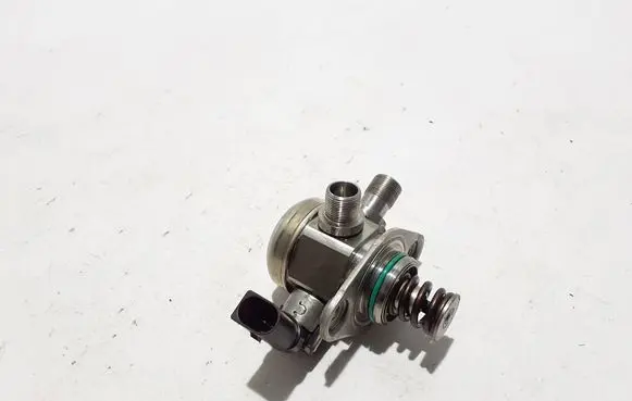 Mercedes-Benz GLE W167 Fuel injection high pressure pump A2640701200