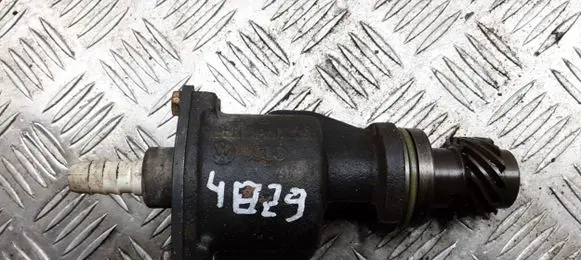 Volkswagen PASSAT B5 Vacuum pump 028204A