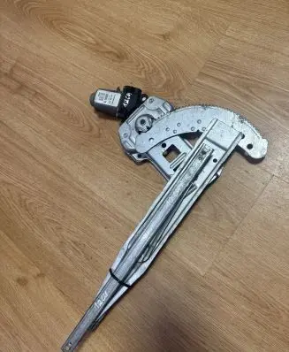 Nissan Micra Front door window regulator with motor 400666 101132 24620137