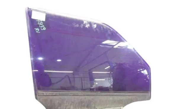 Suzuki Swift I Front door window glass four-door