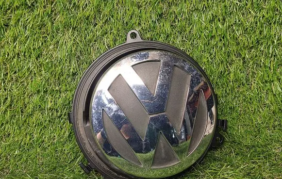 Volkswagen PASSAT B6 Tailgate/trunk/boot exterior handle 1K0827469E 1K0827469F 3C5827469B