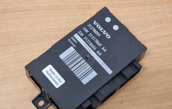 Volvo XC70 Tailgate/trunk control unit/module 31278859 31217840
