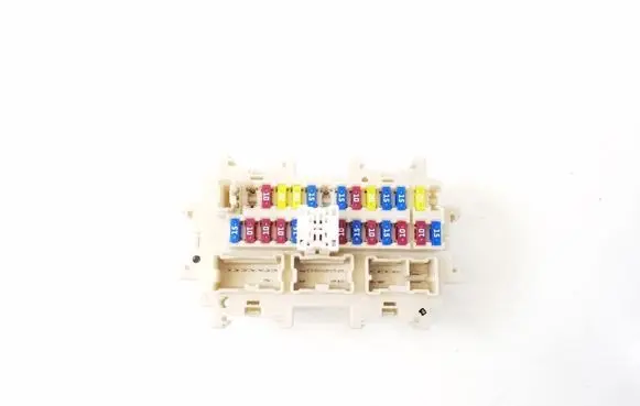 Infiniti Q70 Y51 Fuse module