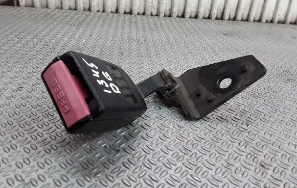 Peugeot 407 Rear seatbelt buckle