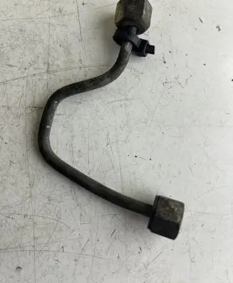 Fuel injector supply line/pipe