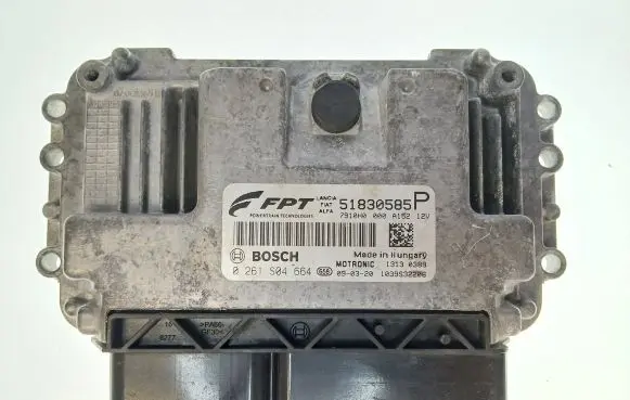 Alfa Romeo Mito Engine control unit/module 51830585 0261S04664 1039S32206