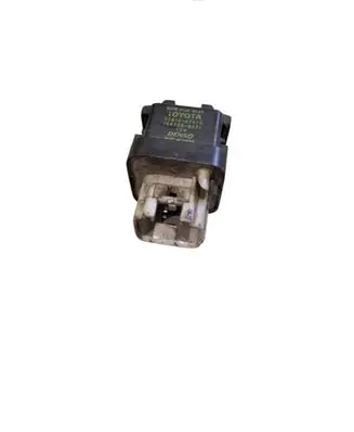 Toyota Avensis T250 Glow plug pre-heat relay 2861067010 1567000671