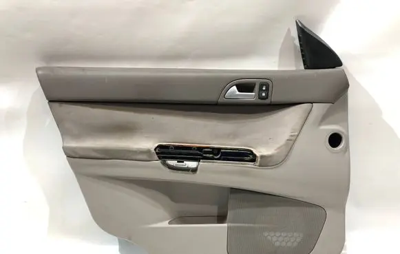 Volvo V50 Front door card panel trim