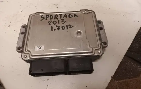 KIA Sportage Engine control unit/module 391202A051 1039S53092 0281017695