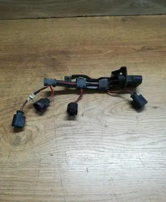 Skoda Octavia Mk2 (1Z) Fuel injector wires 06F971824D