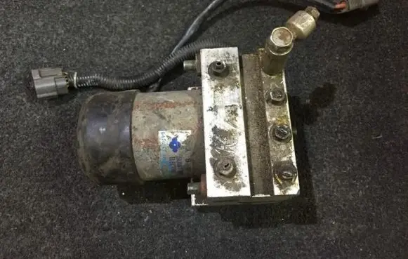 Mazda 626 ABS Pump 64171 2208b