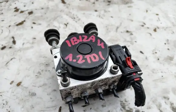 Seat Ibiza IV (6J,6P) ABS Pump 6R0907379AD