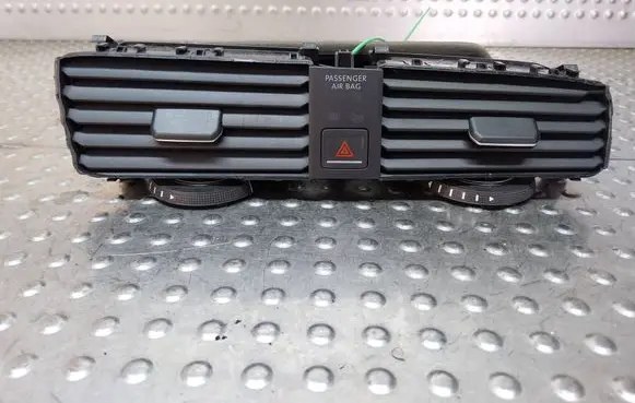 Volkswagen Golf VII Dash center air vent grill S26372350 5G1819728AE