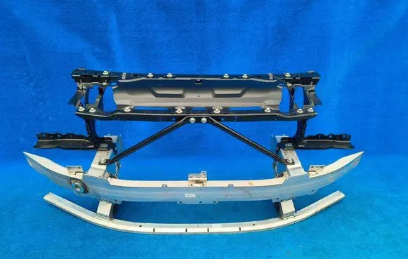 BMW 7 G70 Front bumper support beam 9852845 9852844
