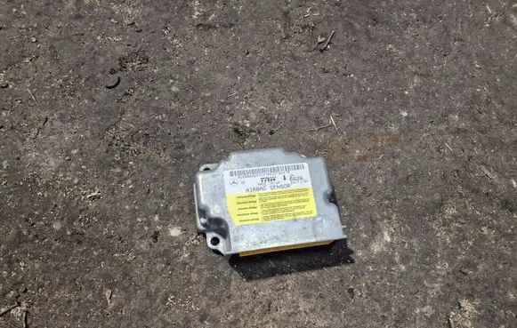 Mercedes-Benz A W169 Airbag control unit/module 1698206626