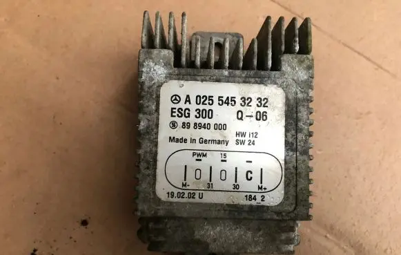 Mercedes-Benz A W168 Coolant fan relay a0255453232