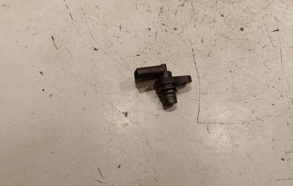 Mercedes-Benz SLK R172 Camshaft position sensor A2709050400