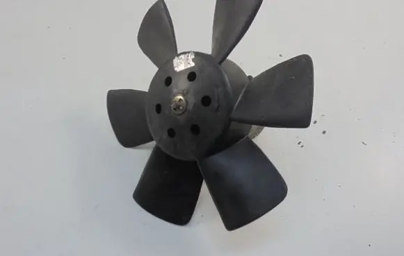 Volkswagen Golf III Electric radiator cooling fan 165959455F