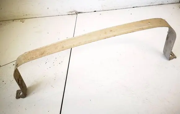 Fuel tank mounting bracket