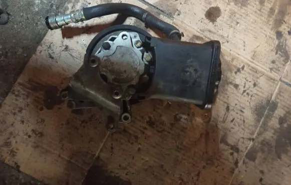 BMW 5 E39 Power steering pump 2247599 7691340172 FMW3241