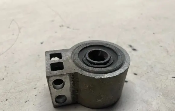 Opel Insignia A Front wishbone bush 86362138