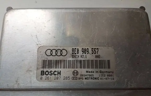 Audi A4 S4 B6 8E 8H Engine control unit/module 8E0909557 26SA7965 0261207285